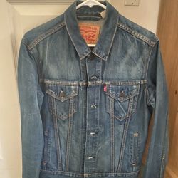 Levi’s Jean Jacket (Small)