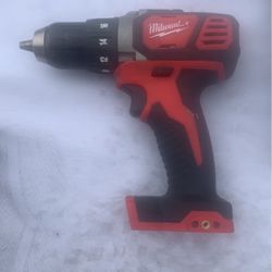 Milwaukee 18v Compact 1/2 Drill Driver 2606-20