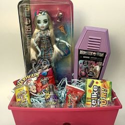 Monster High Gift basket 