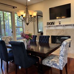  Beautiful Pier 1 Dining Table & 6 Chairs 