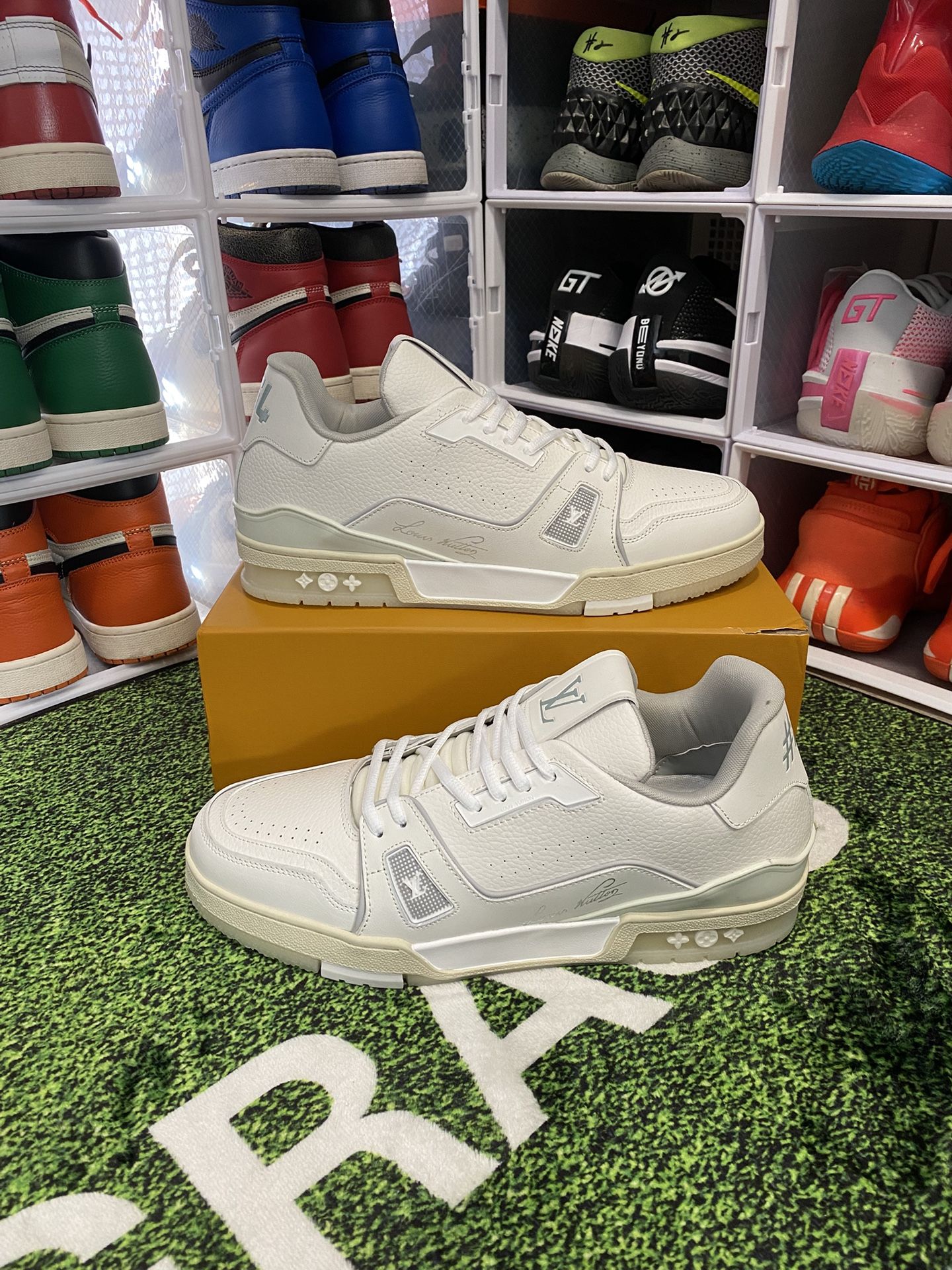 LV Trainers White/cream Size 11.5