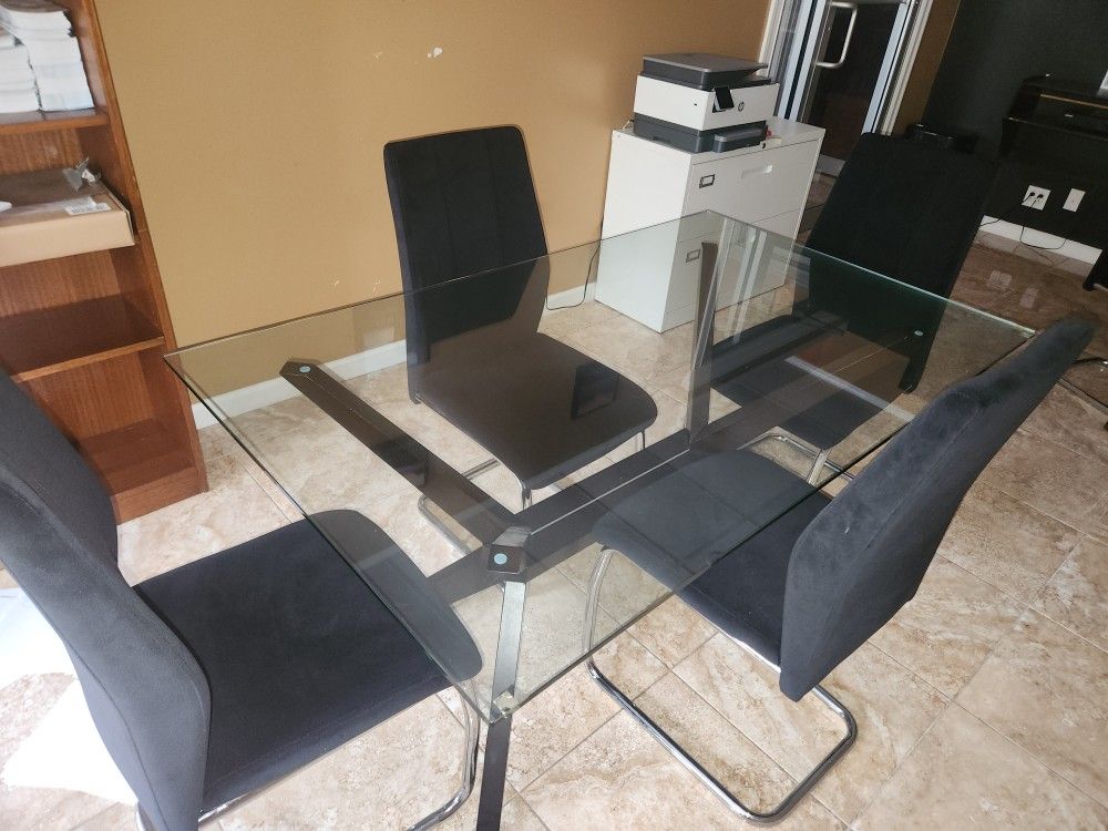 Dining Room Or Conference Table & Chairs