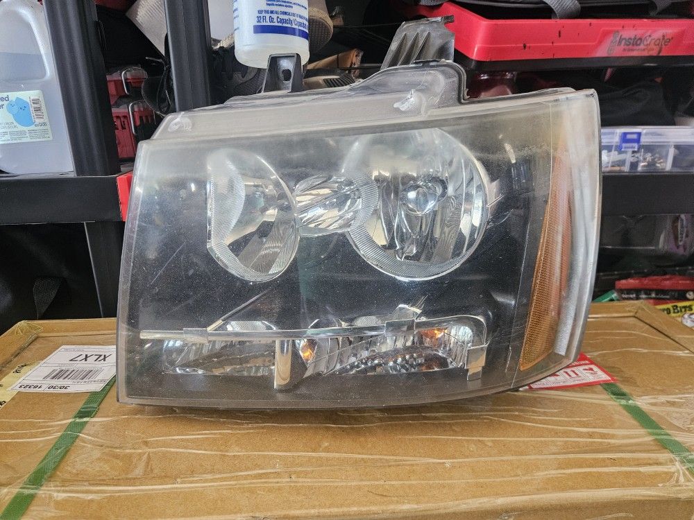 Tahoe Headlights W/LED Bulbs
