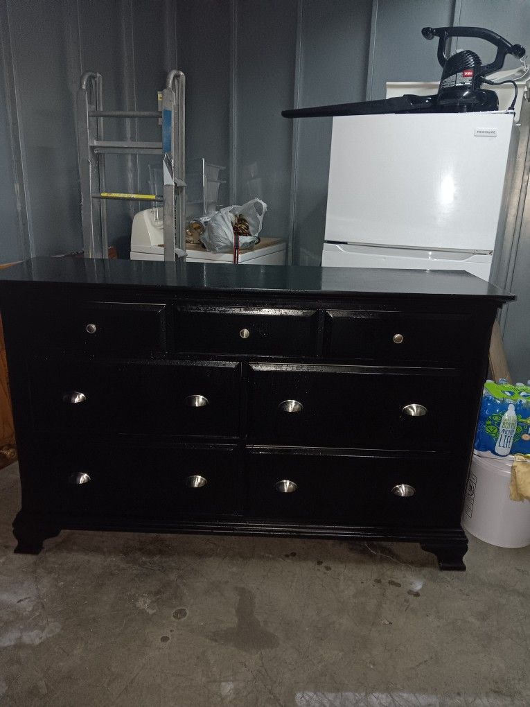 Dresser In Good Condition Delivery Available