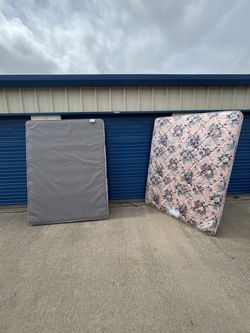 Mattress and matching base $139