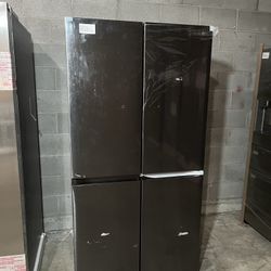  (BLOWOUT SALE) 😮‍💨😮‍💨 Extra-large capacity Smart 4-Door Flex™ Refrigerator features the Beverage Center 