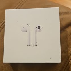Apple AirPods 2nd Gen.