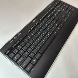 Logitech K520 Wireless Keyboard with Unifying Receiver – Black