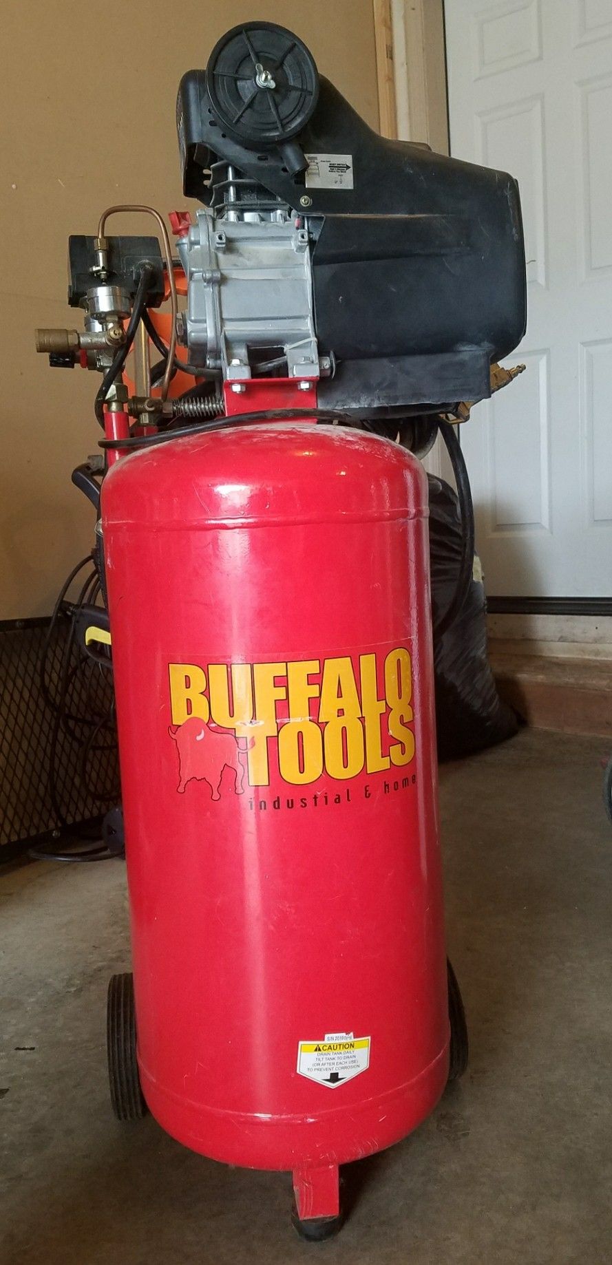 Buffalo Tools 5hp 22 gallon air compressor