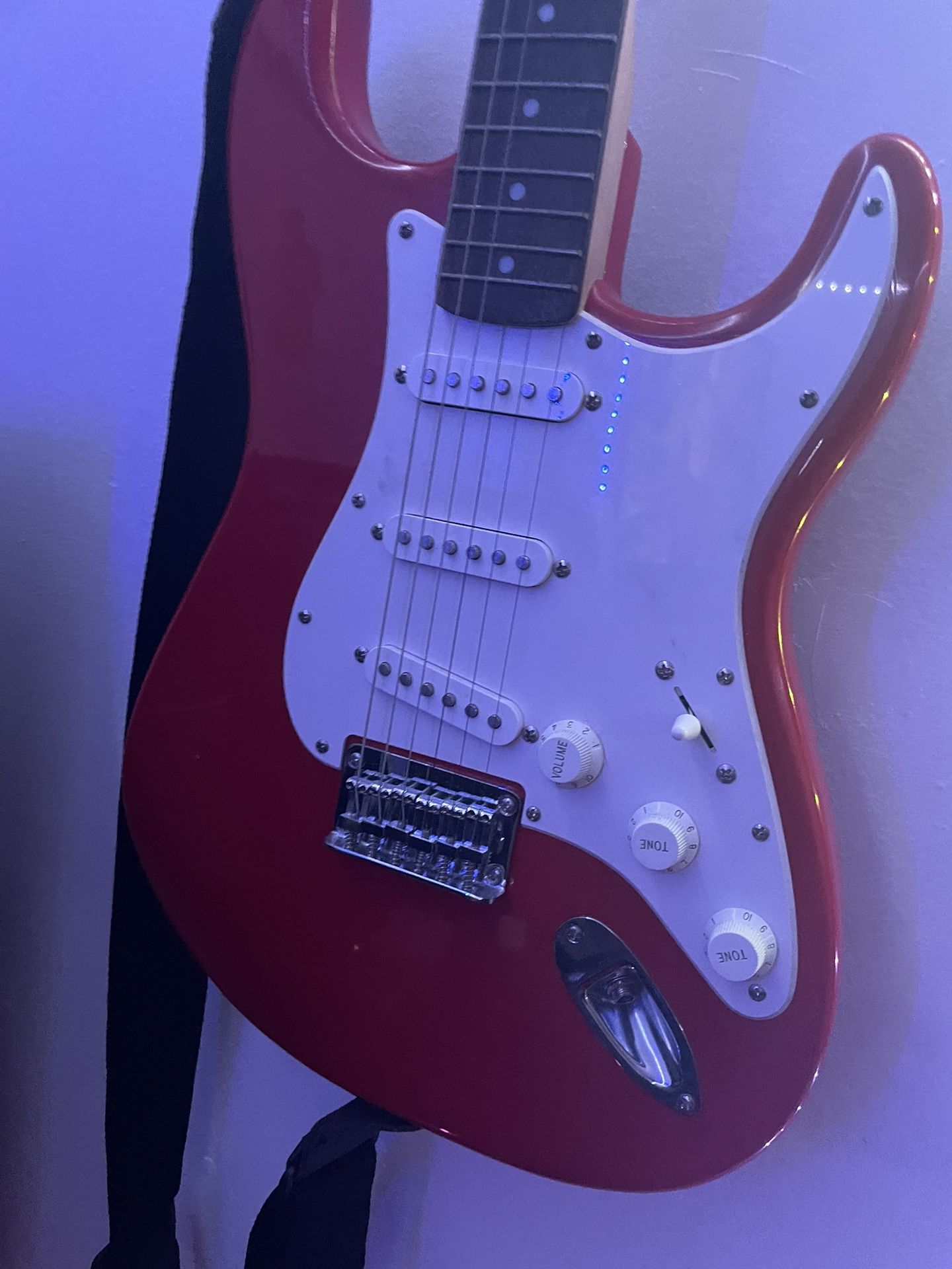 Fender Squire Stratocaster W/ Amp + bag