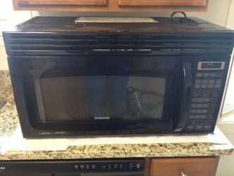 Samsung Black Microwave