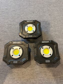 Defiant 600 Lumen LED Work Lights – Set of 3