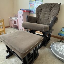 Shermag Nursery Rocking Chair And Foot Rest Glider Rocker And Ottoman 