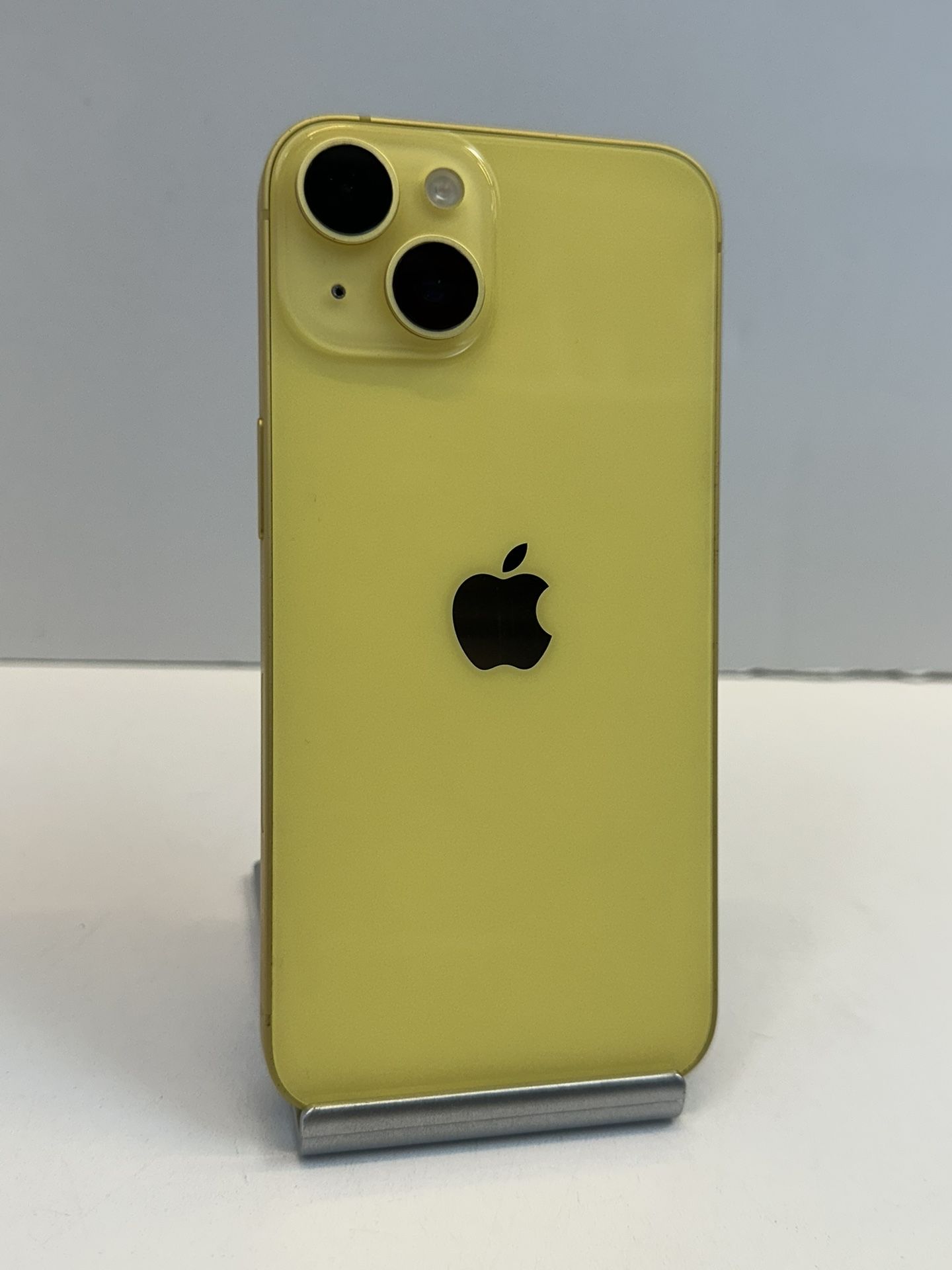 Apple iPhone 14 128gb. ( Fully Unlocked )