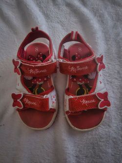 Disney Minnie Mouse sandals with red polka dots and bow details size 8