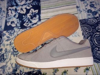 New Nike size 9.5 Men's $30