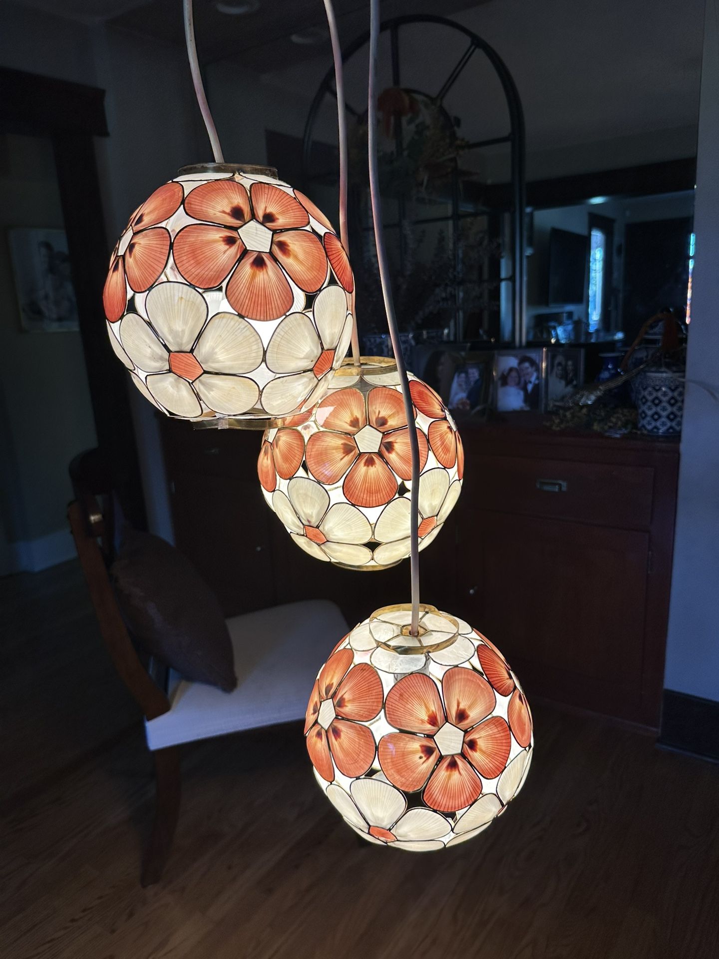 Capiz Shell Lamp - 3 Globe 