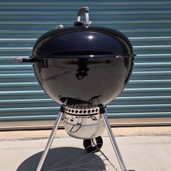 Weber 22" Premium Kettle Bbq Grill With Chimney And Charcoal Baskets 