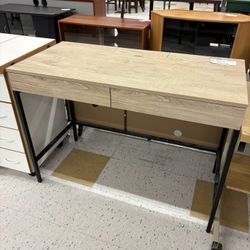 Desk w/2 Drawers & Charging Station