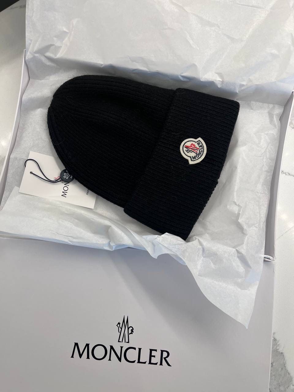Moncler Beanie - Rib knit beanie w Moncler patch