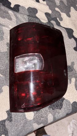 OEM Truck Tail Light (RIGHT)  Assembly Chevy 2011