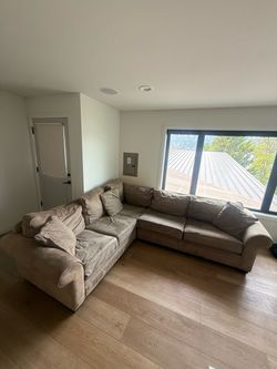 Free couch must come pick up