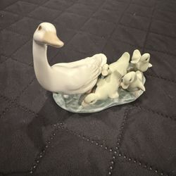 Vintage Lladró Porcelain Mother Goose & Goslings Figurine