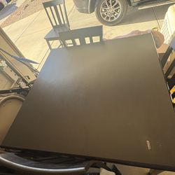 Table  With 4 Chairs 