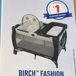 Graco Pack and Play 4 in 1