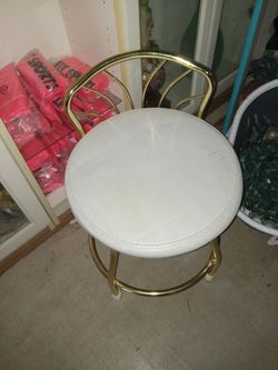 Vanity chair