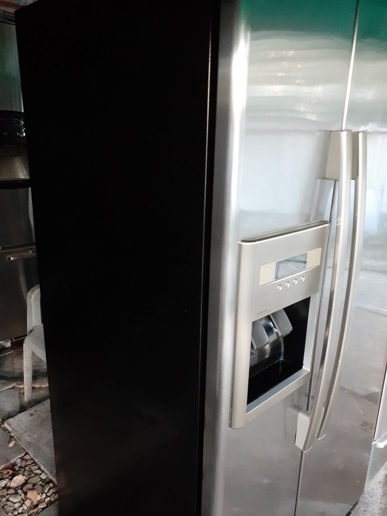 side by side refrigerator stainless steel