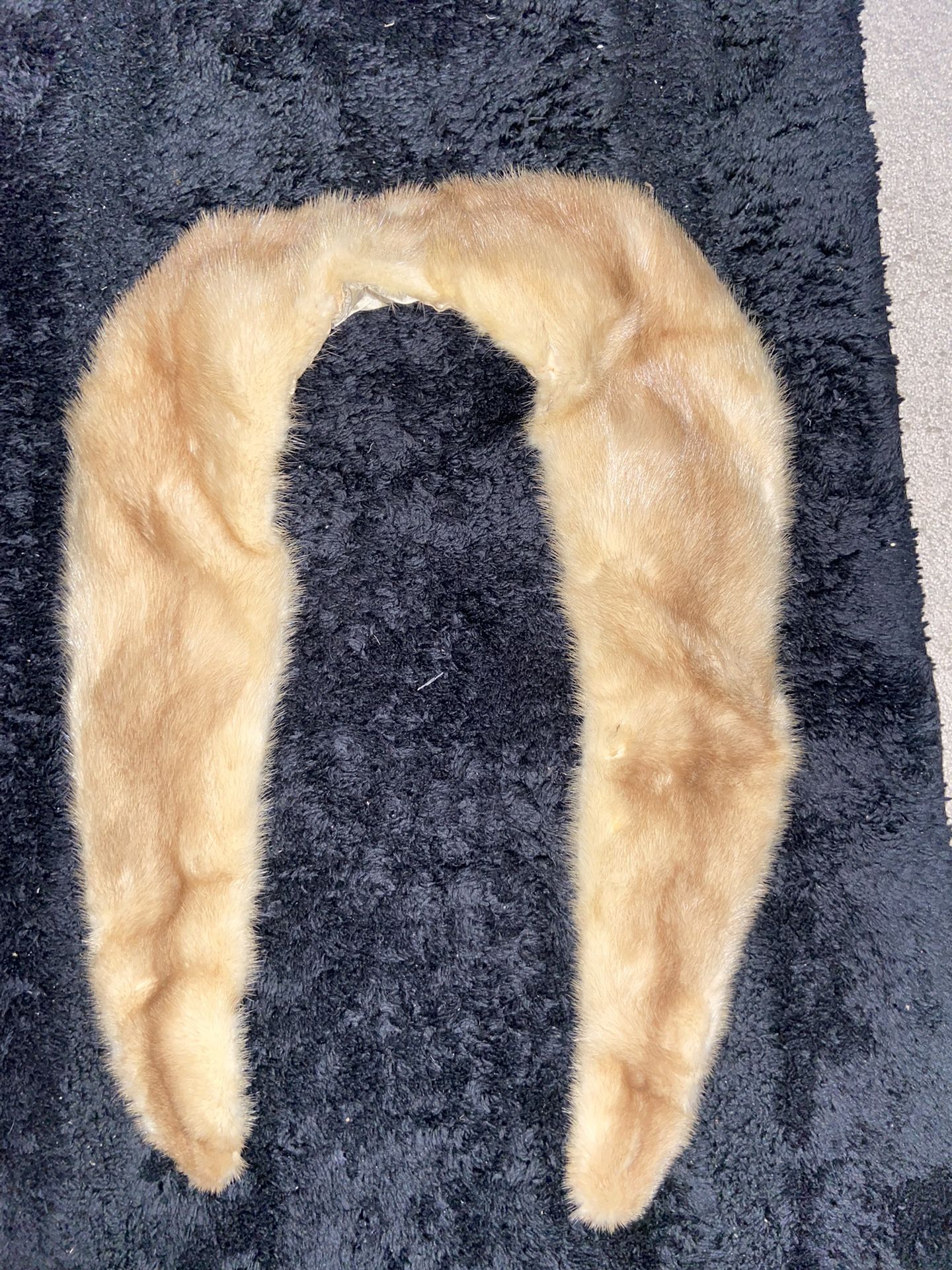 VINTAGE REAL “FOX” FUR COLLAR