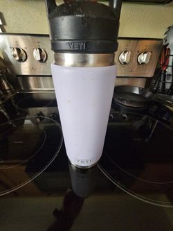 26 Oz Yeti Rambler 