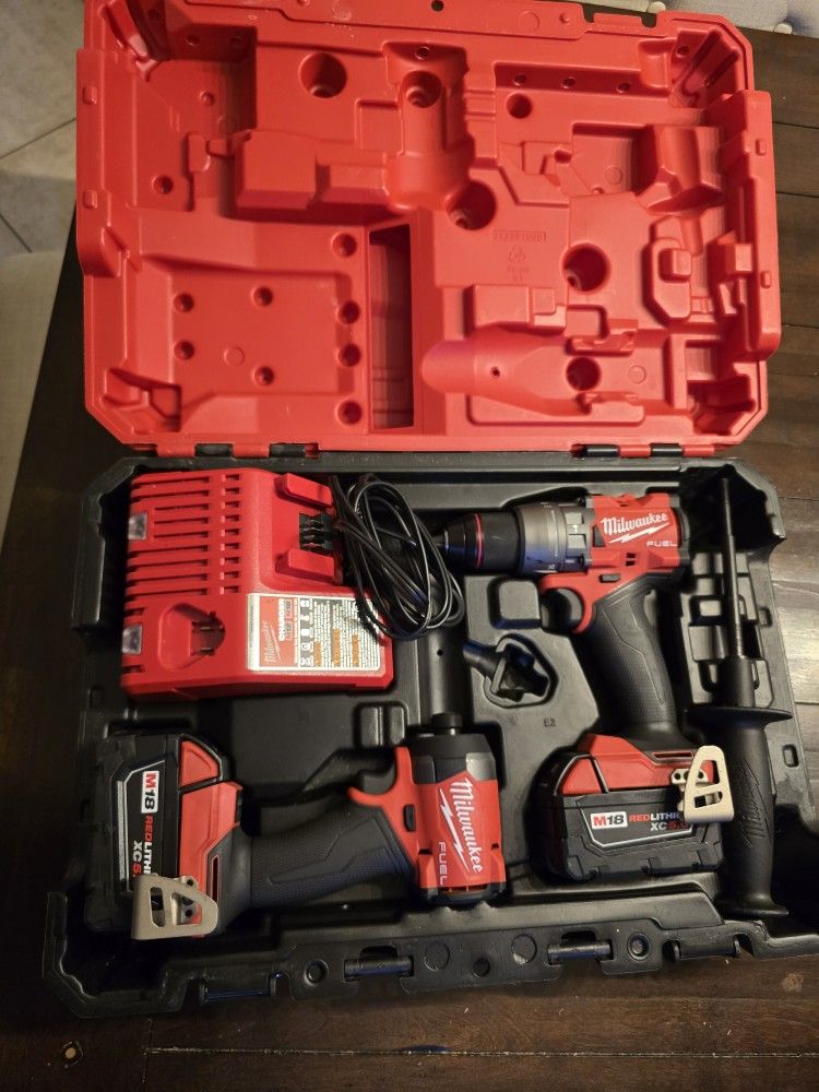 M18 FUEL 18V Lithium-Ion Brushless Cordless Hammer Drill & Impact Driver Combo Kit (2-Tool)