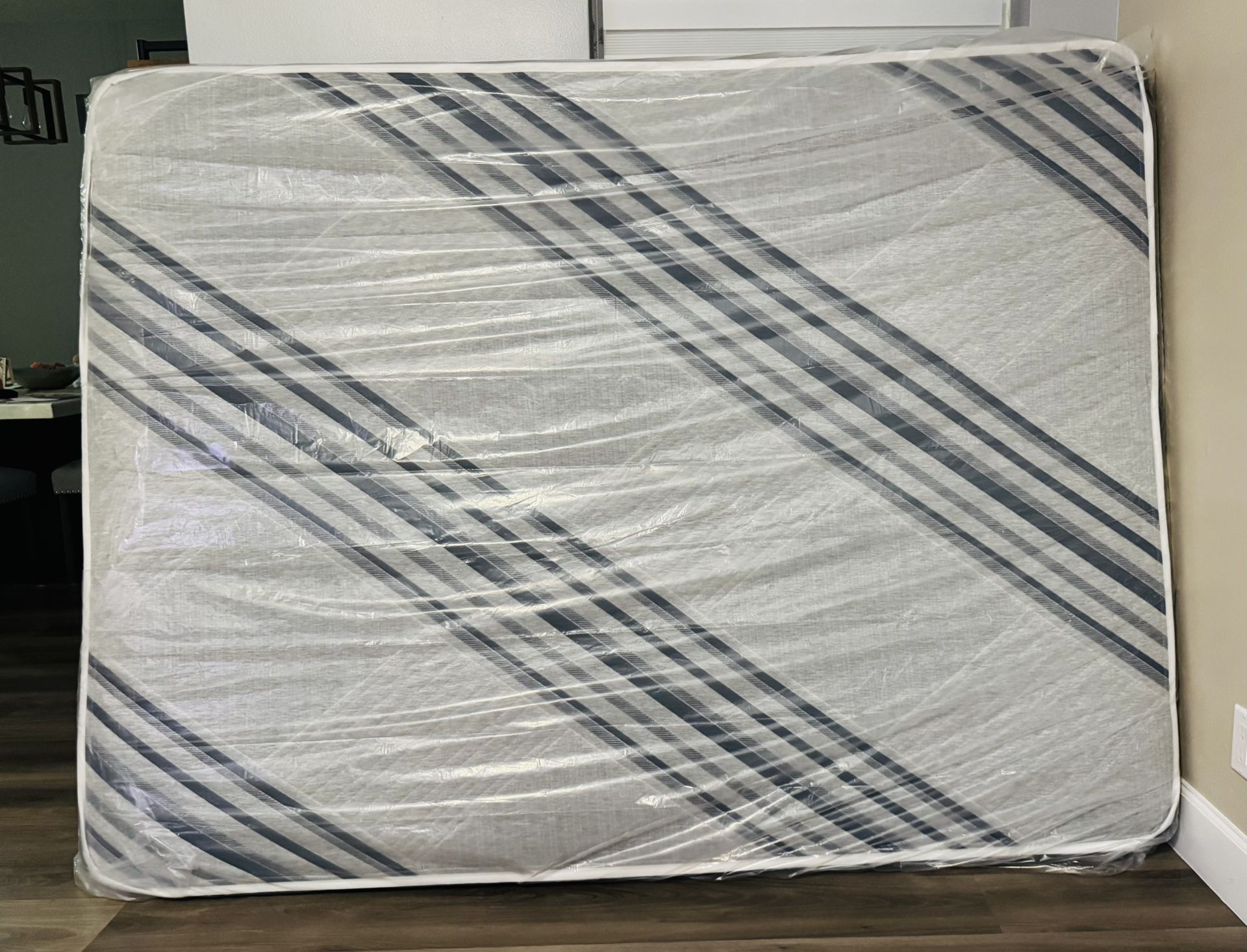 Queen Plush Euro Top Mattress - Gently Used