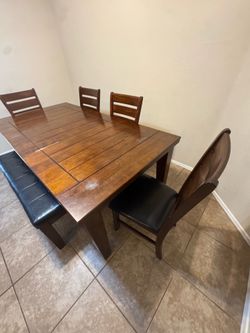 Dinning room table