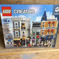 Lego Assembly Square 