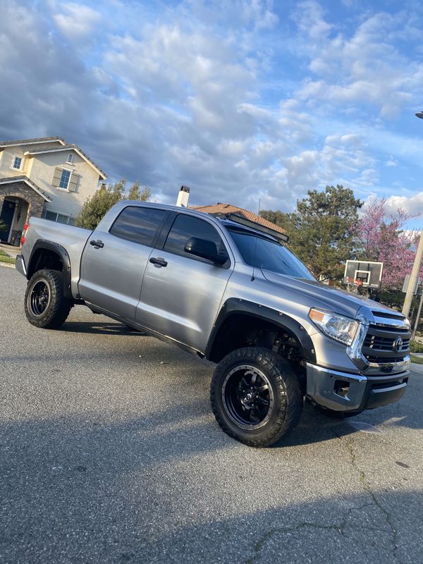 2014 TOYOTA TUNDRA for Sale in Los Angeles, CA - OfferUp