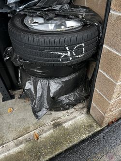 Full Set Of Tires And Wheels ! 5x114.3 Bolt pattern
