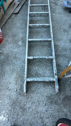 Escalera de 16 pies 90 por ella