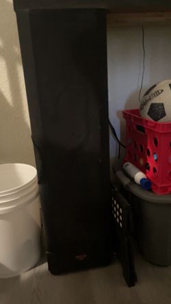 SELLING KLIPSCH SPEAKERS