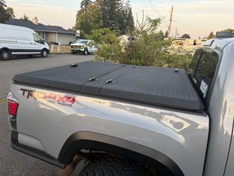 Diamond backHard Folding Truck Bed Tonneau Cover