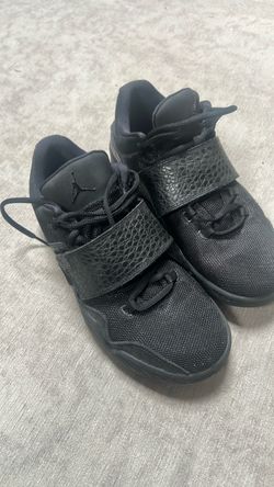 Air Jordan Kids Sneakers All Black size 9