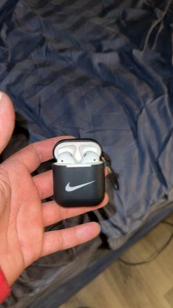 airpods 2nd gen good condition 