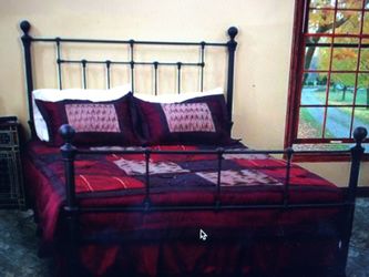 Mattress and box spring set $80Queen