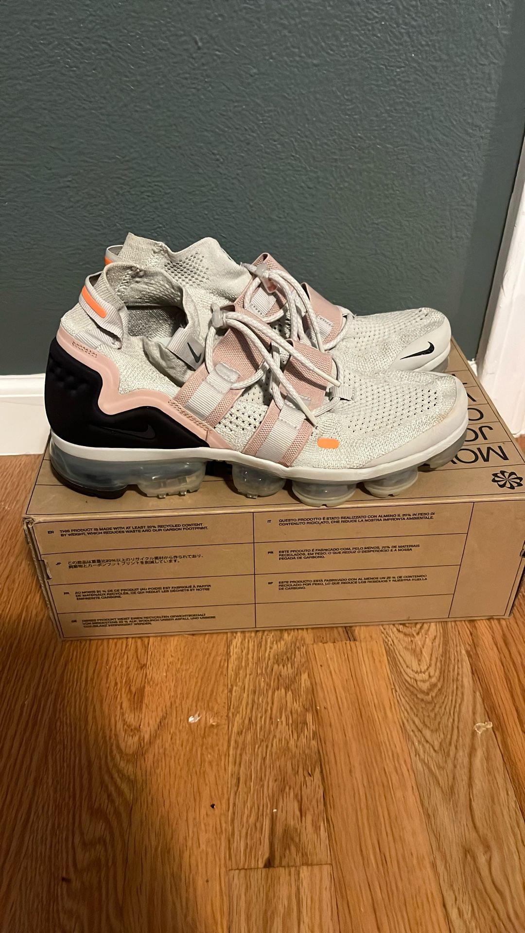 Size 9 Nike Vapormax Sneakers