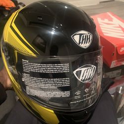 Size small helmet Brand new￼