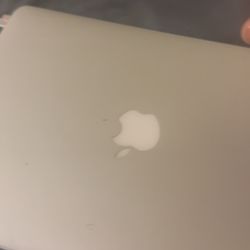 Mac Book Air 2024