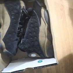 Air Jordan 13 Retro "Olive" Size 8 (Good Condition)