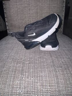 Nike 270 size 9c